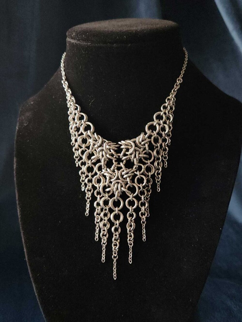 Gothic silver statement necklace with a V shape - Picture 8 of 8